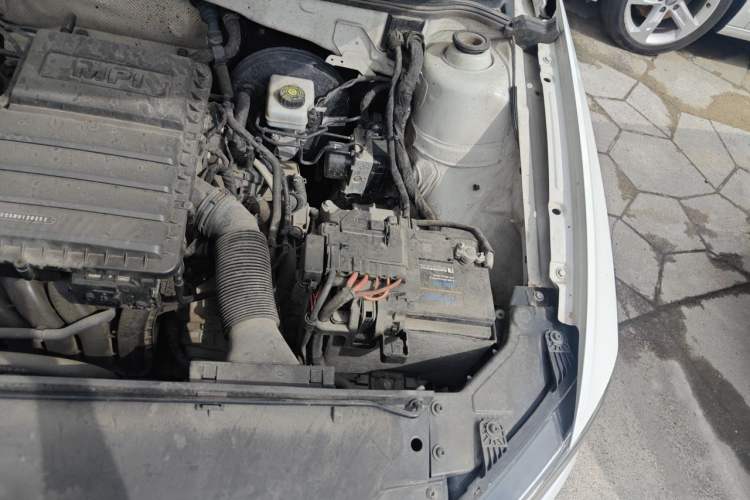 Used Volkswagen C-TREK 2017 1.6L Automatic Comfort Model Engine Bay Left
