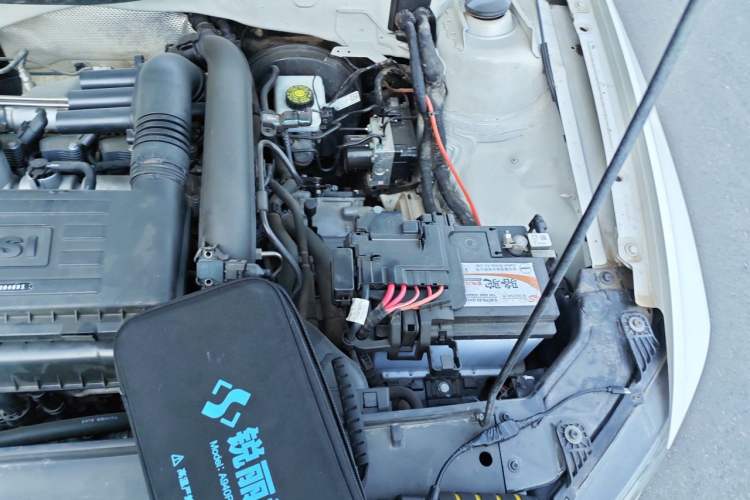 Used Volkswagen C-TREK 2017 230TSI DSG Luxury Model Engine Bay Left