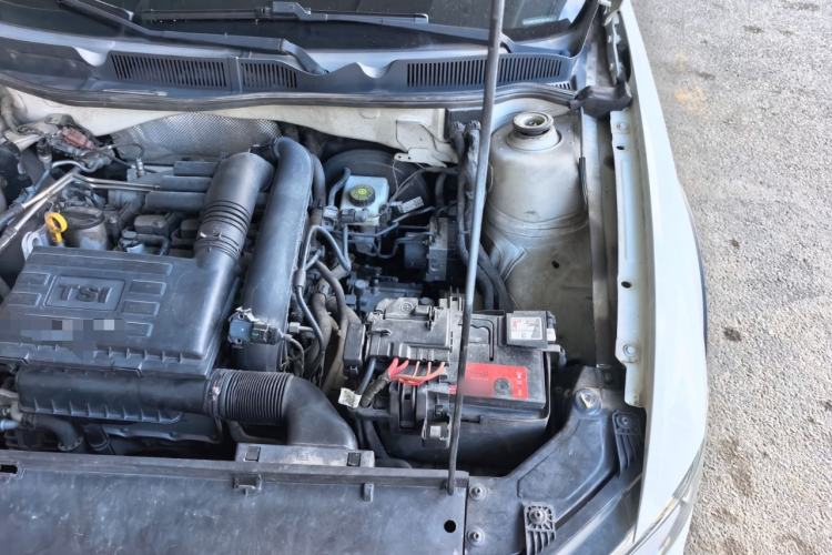 Used Volkswagen C-TREK 2017 230TSI DSG Comfort Version Engine Bay Left