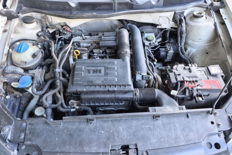 Used Volkswagen C-TREK 2017 230TSI DSG Comfort Version Engine Bay