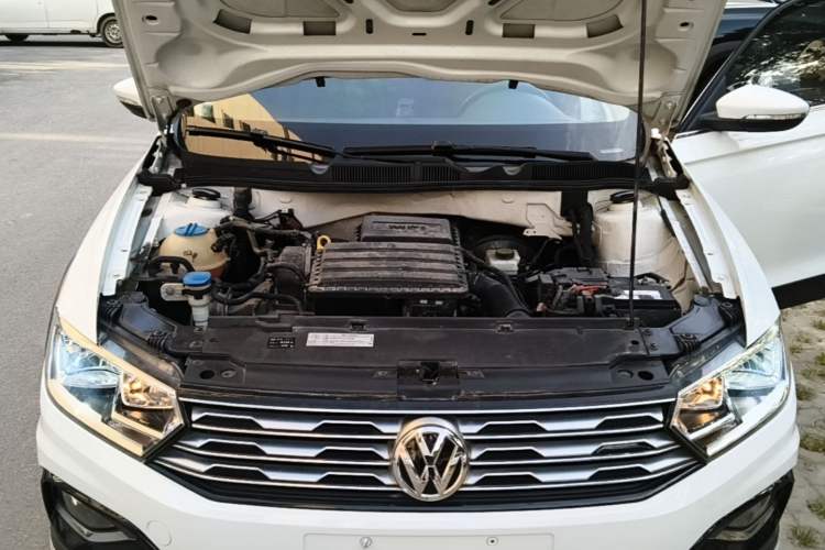 Used Volkswagen C-TREK 2017 1.6L Automatic Comfort Model Engine Bay