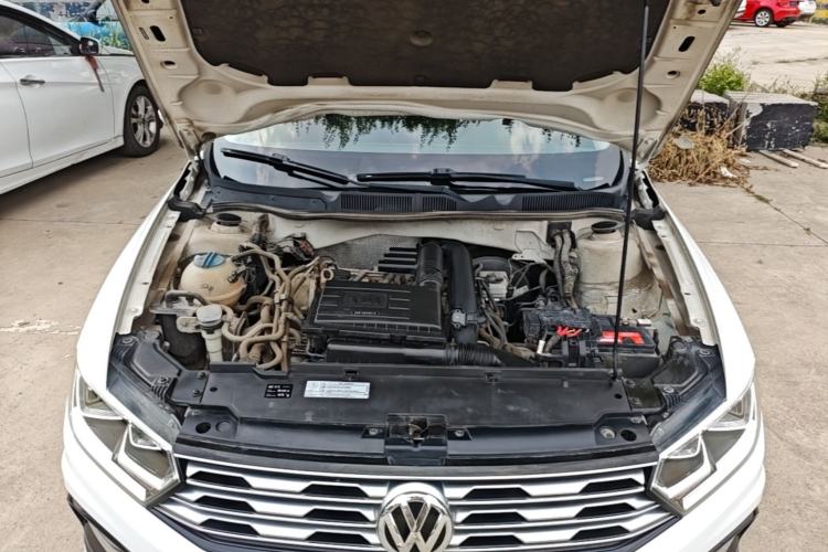 Used Volkswagen C-TREK 2017 230TSI DSG Comfort Version Engine Bay