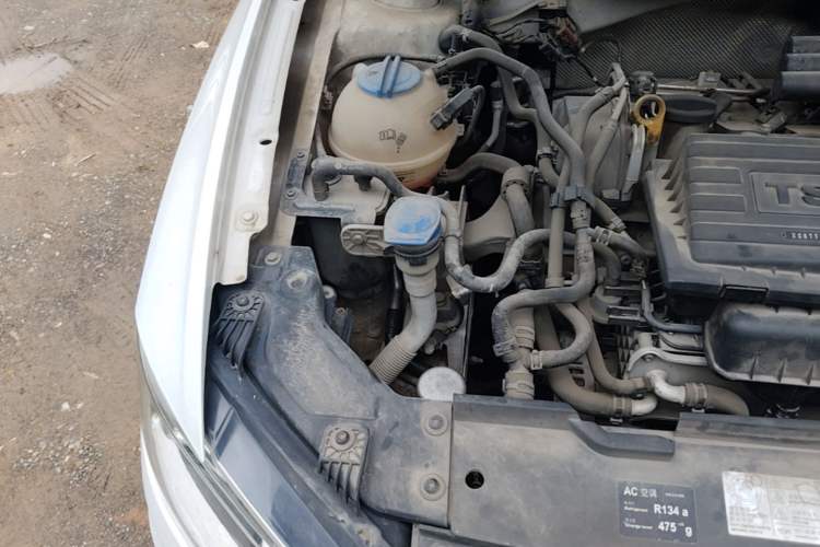Used Volkswagen C-TREK 2017 230TSI DSG Comfort Version Engine Bay Right