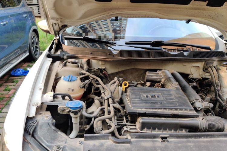 Used Volkswagen C-TREK 2017 230TSI DSG Luxury Model Engine Bay Right