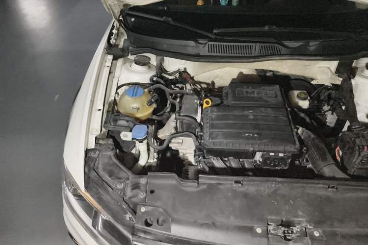 Used Volkswagen C-TREK 2017 1.6L Automatic Comfort Model Engine Bay Right