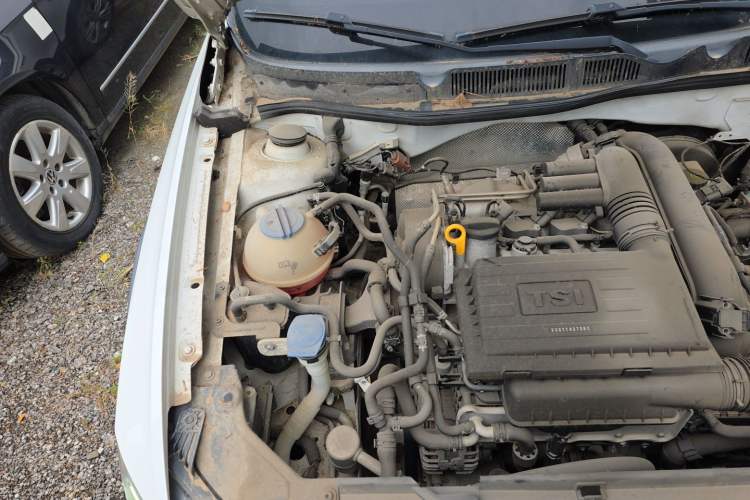 Used Volkswagen C-TREK 2017 230TSI DSG Comfort Version Engine Bay Right