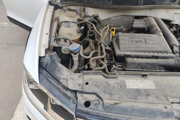 Used Volkswagen C-TREK 2017 230TSI DSG Comfort Version Engine Bay Right