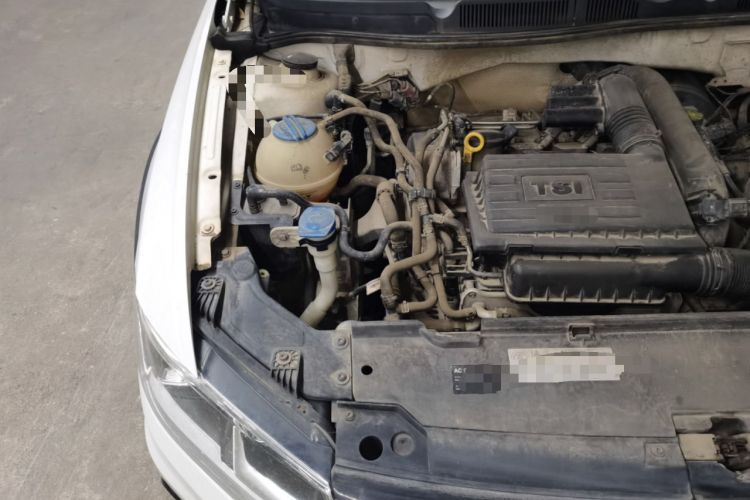 Used Volkswagen C-TREK 2017 230TSI Manual Comfort Version Engine Bay Right