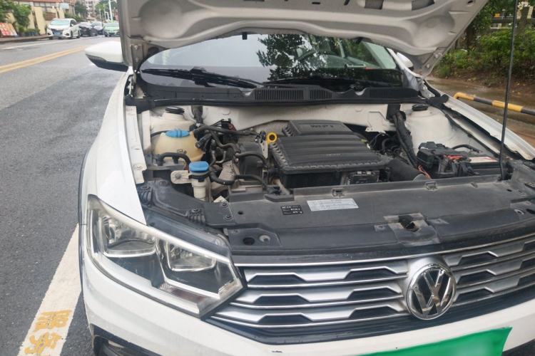 Used Volkswagen C-TREK 2017 1.6L Automatic Comfort Model Engine Bay Right