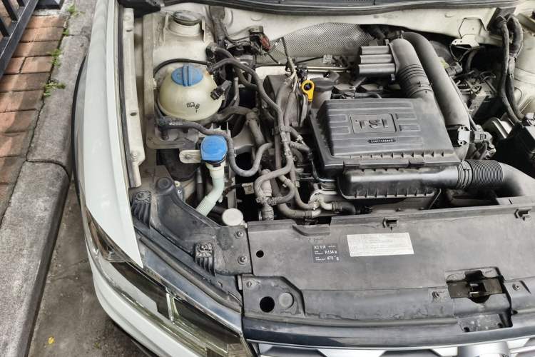 Used Volkswagen C-TREK 2017 230TSI DSG Luxury Model Engine Bay Right