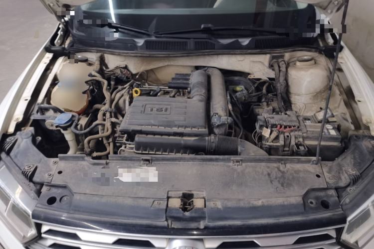 Used Volkswagen C-TREK 2017 230TSI Manual Comfort Version Engine Bay