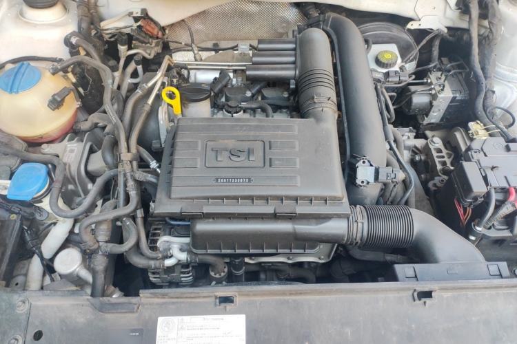 Used Volkswagen C-TREK 2017 230TSI DSG Comfort Version Engine Bay