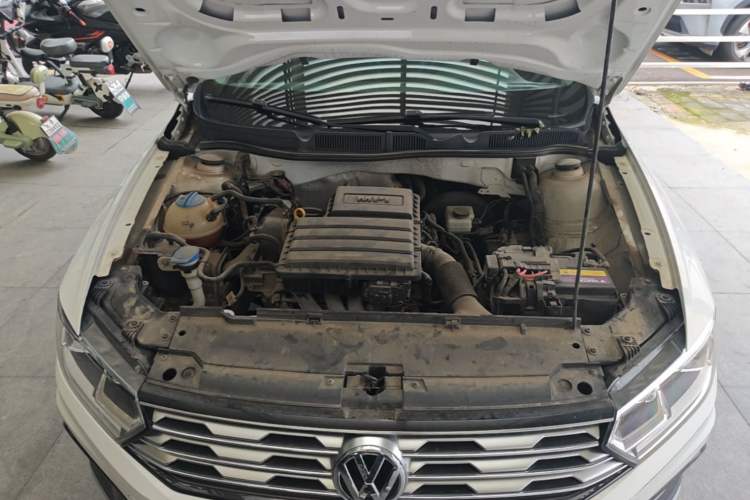 Used Volkswagen C-TREK 2017 1.6L Automatic Comfort Model Engine Bay