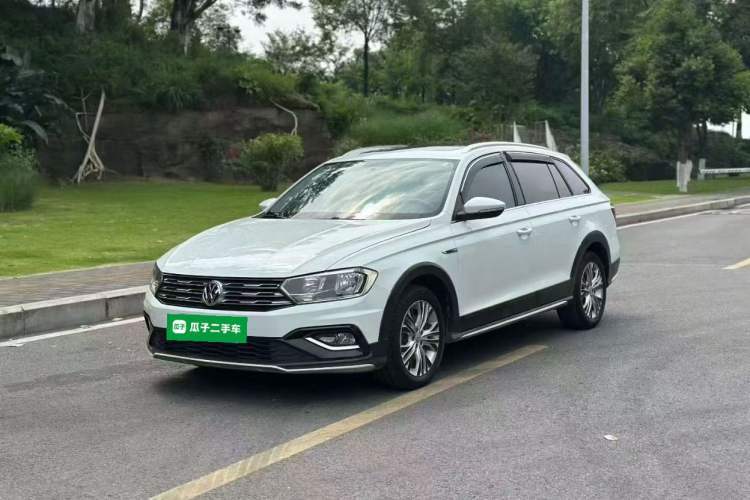 Used Volkswagen C-TREK 2017 1.6L Manual Comfort Model Guazi used car, China used car export, Used car for sale, Used cars, Cheapest cars for sale