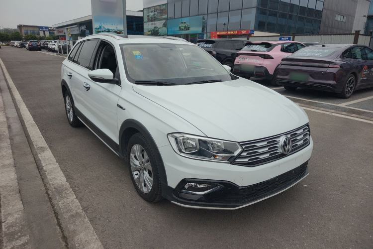 Used Volkswagen C-TREK 2017 230TSI DSG Comfort Version Front Right 45 Deg