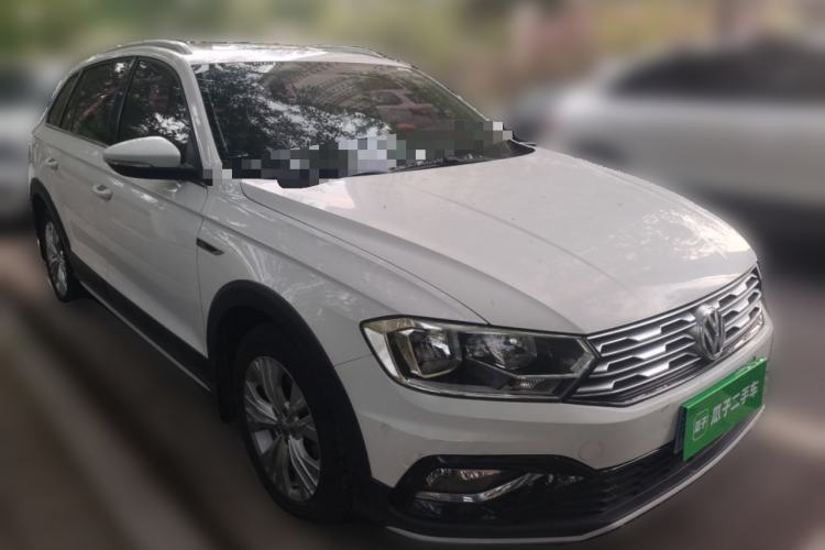 Used Volkswagen C-TREK 2017 1.6L Manual Comfort Model Front Right 45 Deg