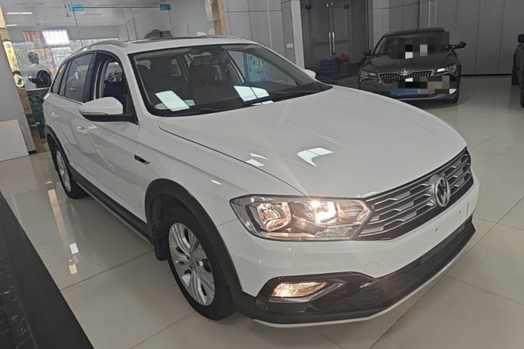 Used Volkswagen C-TREK 2017 1.6L Automatic Comfort Model Front Right 45 Deg