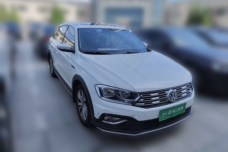 Used Volkswagen C-TREK 2017 230TSI DSG Comfort Version Front Right 45 Deg