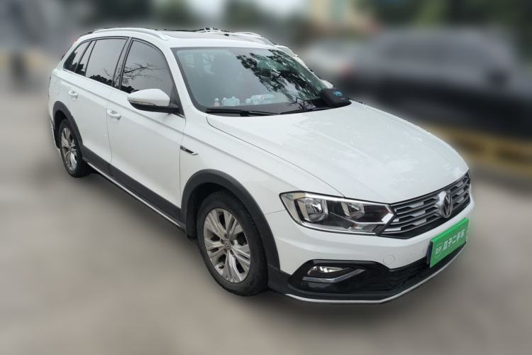 Used Volkswagen C-TREK 2017 1.6L Automatic Comfort Model Front Right 45 Deg