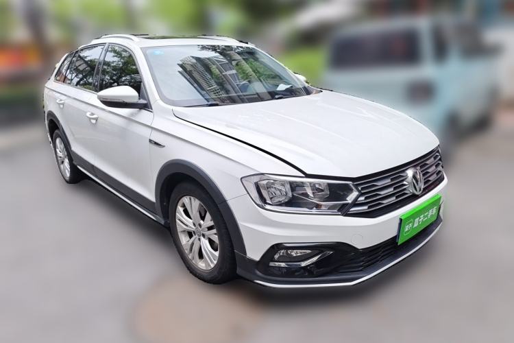 Used Volkswagen C-TREK 2017 230TSI DSG Comfort Version Front Right 45 Deg