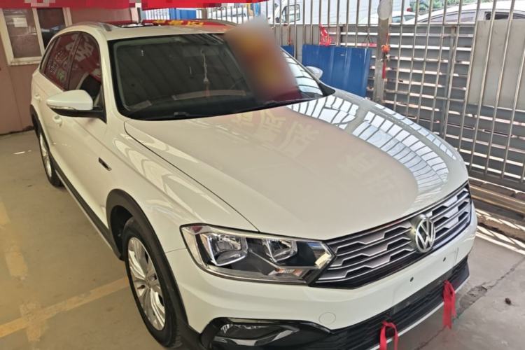 Used Volkswagen C-TREK 2017 1.6L Automatic Comfort Model Front Right 45 Deg