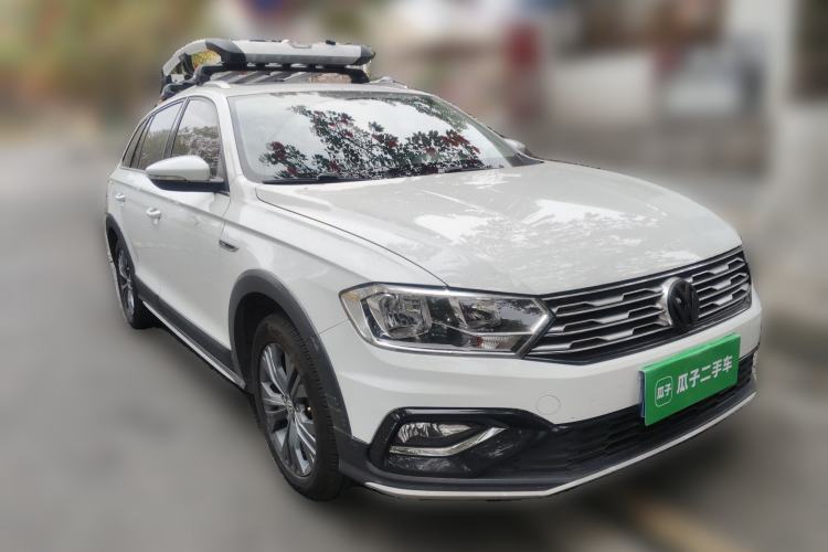 Used Volkswagen C-TREK 2017 1.6L Automatic Comfort Model Front Right 45 Deg