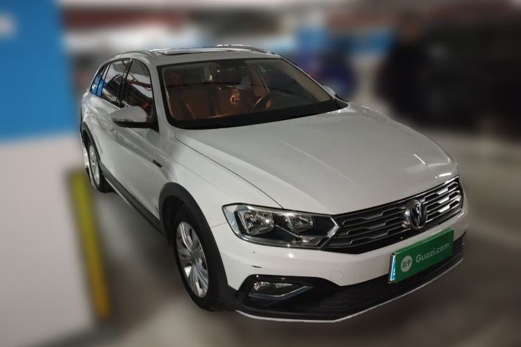 Used Volkswagen C-TREK 2017 1.6L Automatic Comfort Model Front Right 45 Deg