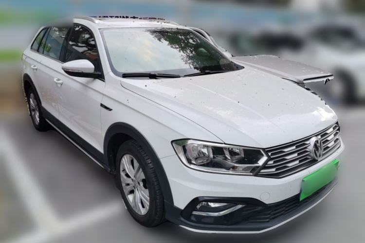 Used Volkswagen C-TREK 2017 1.6L Manual Comfort Model Front Right 45 Deg