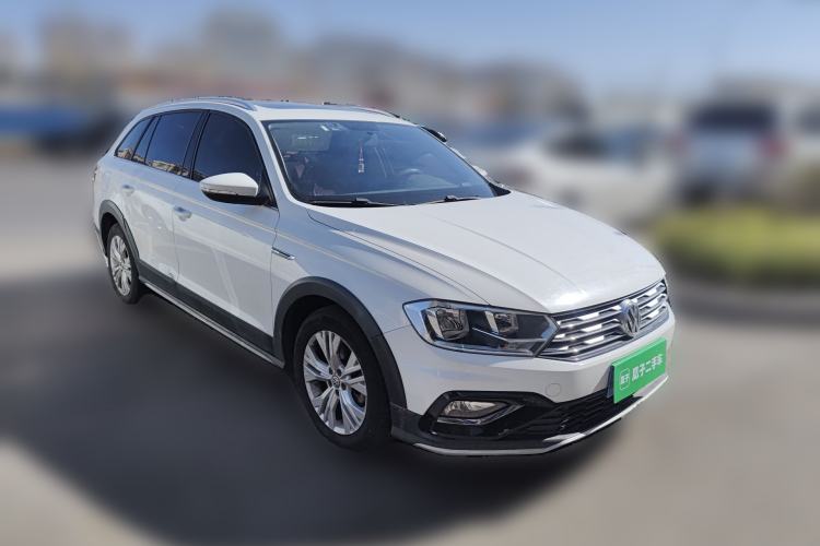 Used Volkswagen C-TREK 2017 230TSI DSG Comfort Version Front Right 45 Deg
