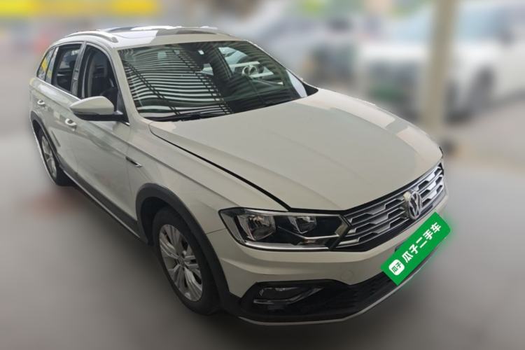 Used Volkswagen C-TREK 2017 1.6L Automatic Comfort Model Front Right 45 Deg