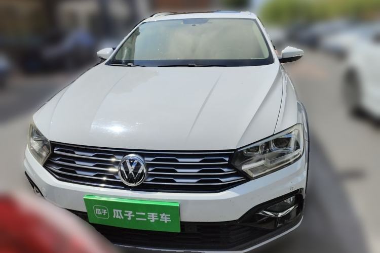 Used Volkswagen C-TREK 2017 230TSI DSG Luxury Model Front