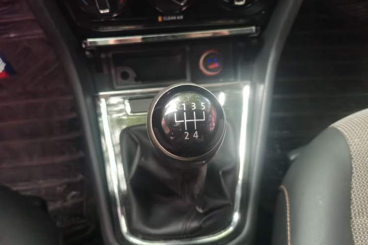 Used Volkswagen C-TREK 2017 1.6L Manual Comfort Model Gear Lever