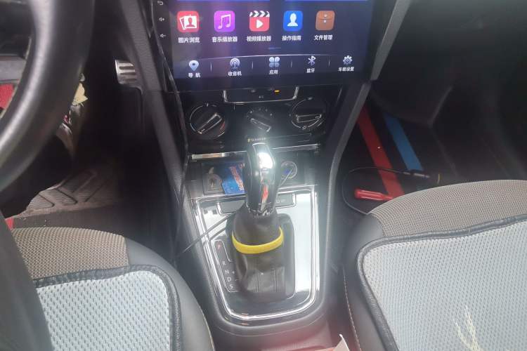 Used Volkswagen C-TREK 2017 1.6L Automatic Comfort Model Gear Lever