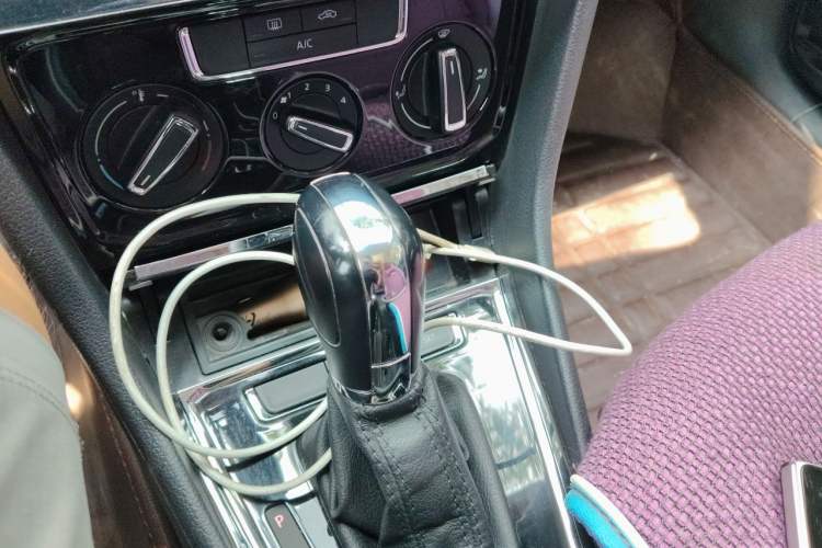 Used Volkswagen C-TREK 2017 1.6L Automatic Comfort Model Gear Lever