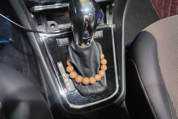 Used Volkswagen C-TREK 2017 230TSI DSG Comfort Version Gear Lever