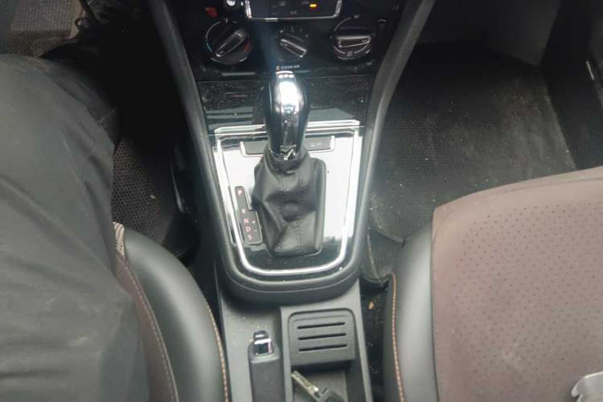 Used Volkswagen C-TREK 2017 230TSI DSG Comfort Version Gear Lever