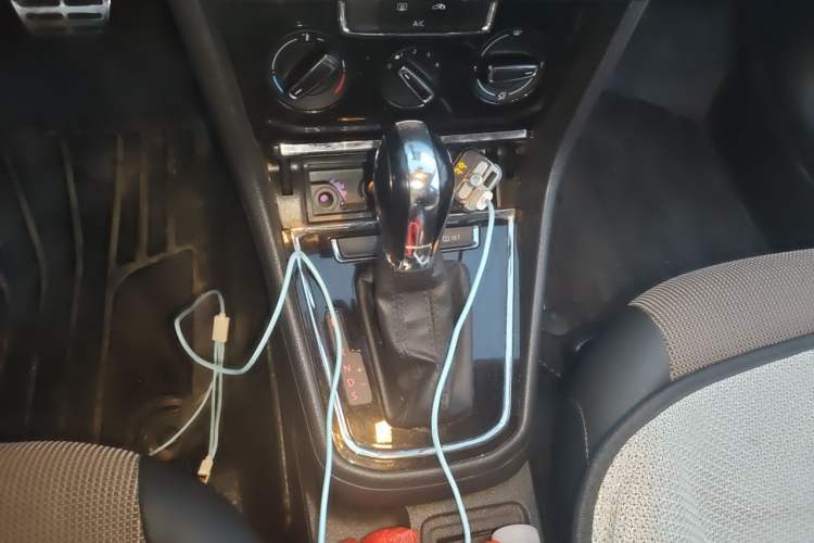 Used Volkswagen C-TREK 2017 1.6L Automatic Comfort Model Gear Lever