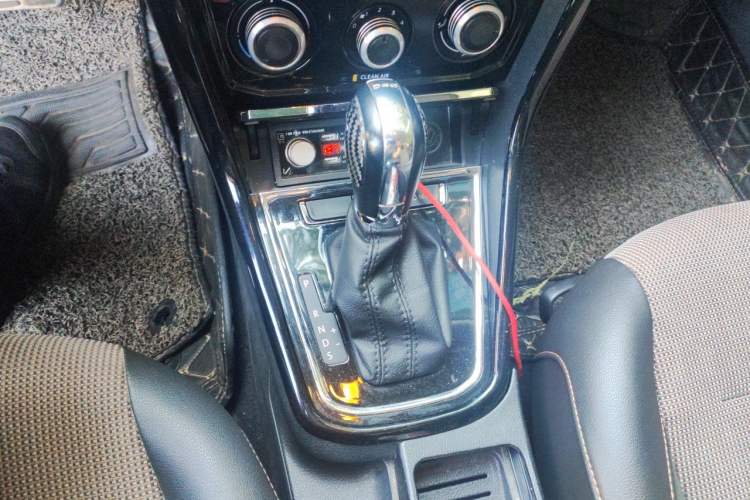 Used Volkswagen C-TREK 2017 230TSI DSG Comfort Version Gear Lever