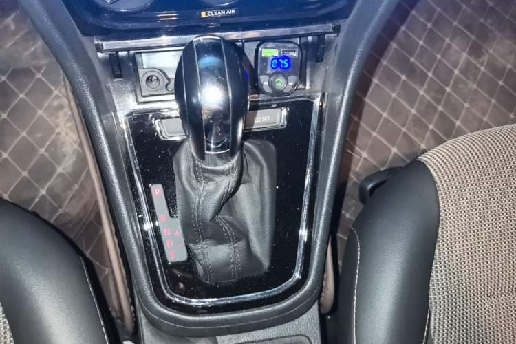 Used Volkswagen C-TREK 2017 1.6L Automatic Comfort Model Gear Lever