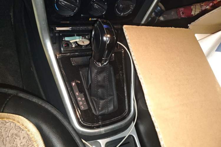 Used Volkswagen C-TREK 2017 1.6L Automatic Comfort Model Gear Lever