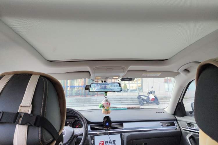 Used Volkswagen C-TREK 2017 230TSI DSG Comfort Version Headliner