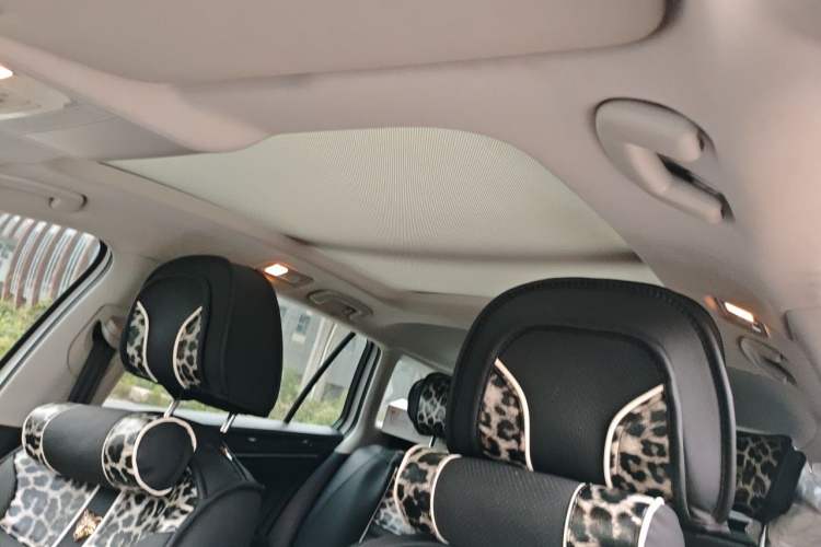 Used Volkswagen C-TREK 2017 230TSI DSG Luxury Model Headliner