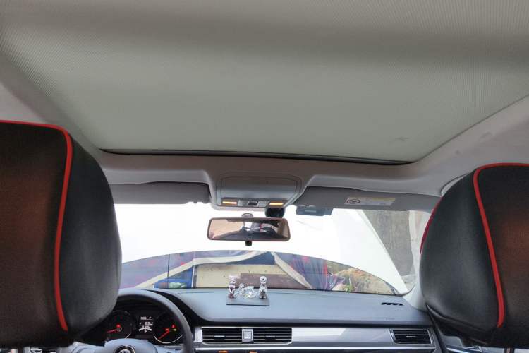 Used Volkswagen C-TREK 2017 230TSI DSG Comfort Version Headliner