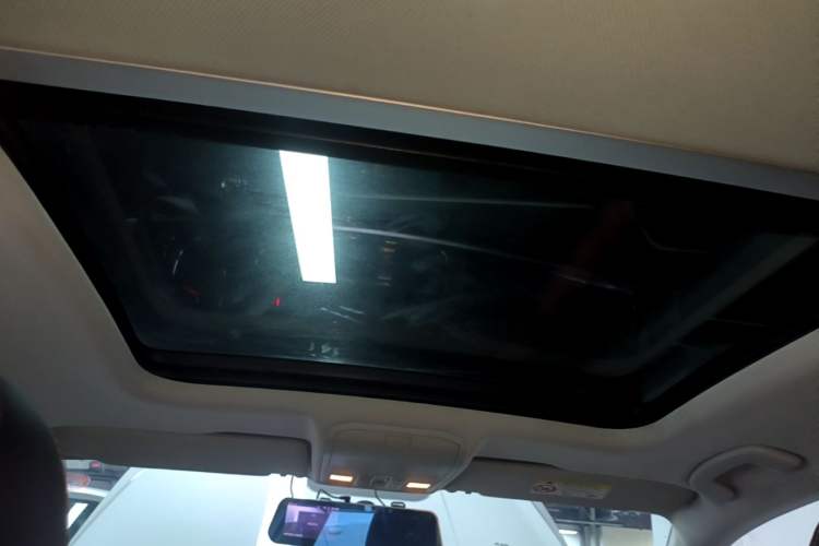 Used Volkswagen C-TREK 2017 1.6L Manual Comfort Model Headliner