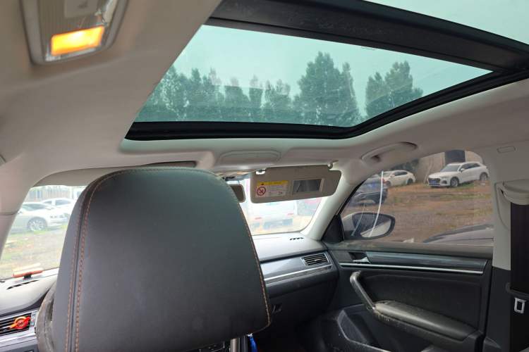 Used Volkswagen C-TREK 2017 230TSI DSG Comfort Version Headliner
