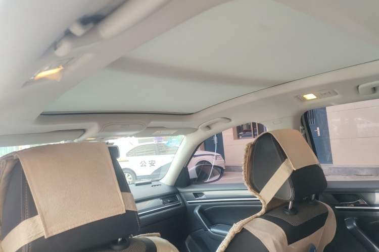 Used Volkswagen C-TREK 2017 230TSI DSG Comfort Version Headliner