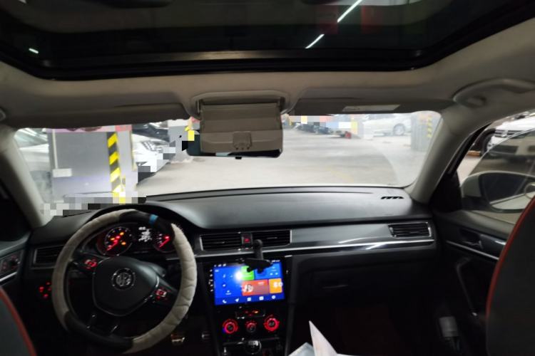 Used Volkswagen C-TREK 2017 230TSI Manual Comfort Version Headliner
