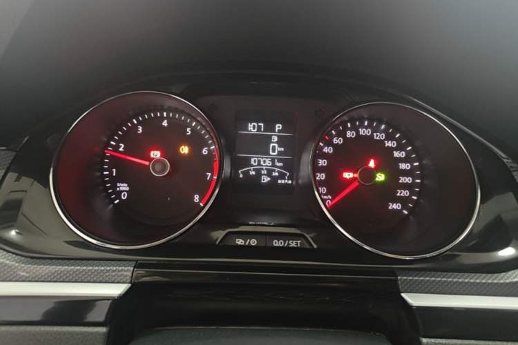 Used Volkswagen C-TREK 2017 1.6L Automatic Comfort Model Instrument Cluster