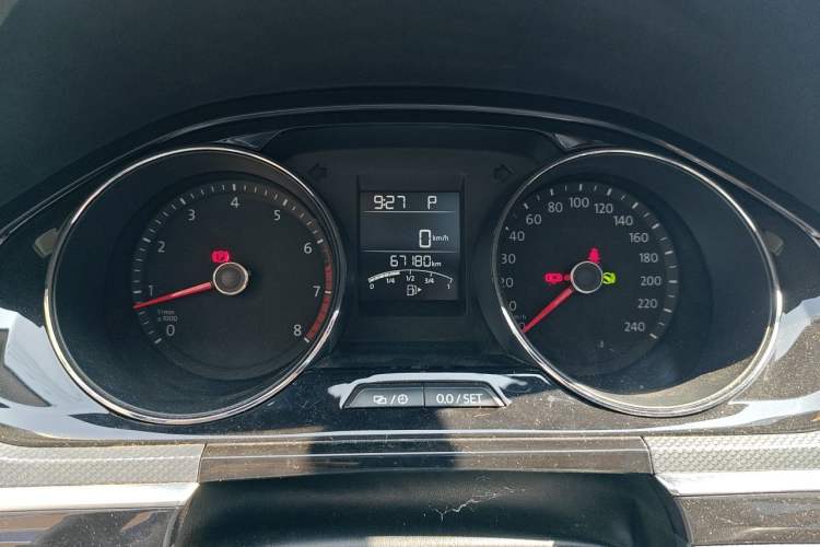 Used Volkswagen C-TREK 2017 1.6L Automatic Comfort Model Instrument Cluster