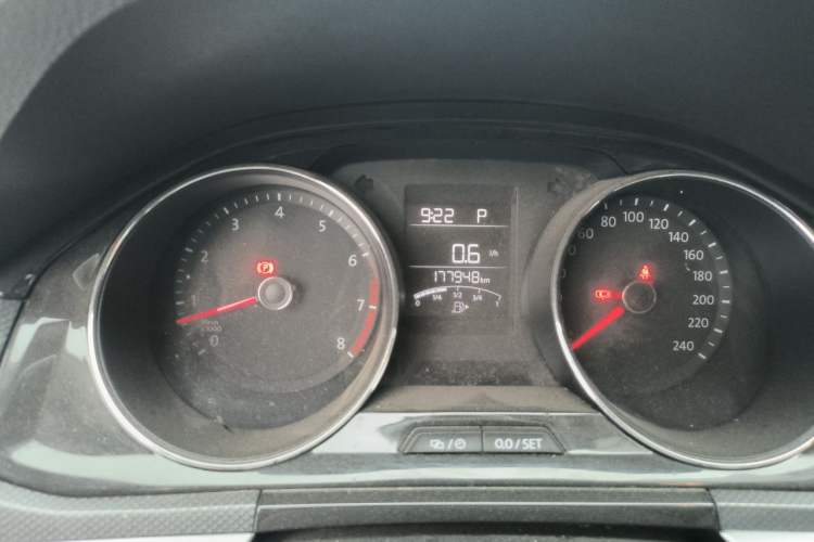 Used Volkswagen C-TREK 2017 1.6L Automatic Comfort Model Instrument Cluster